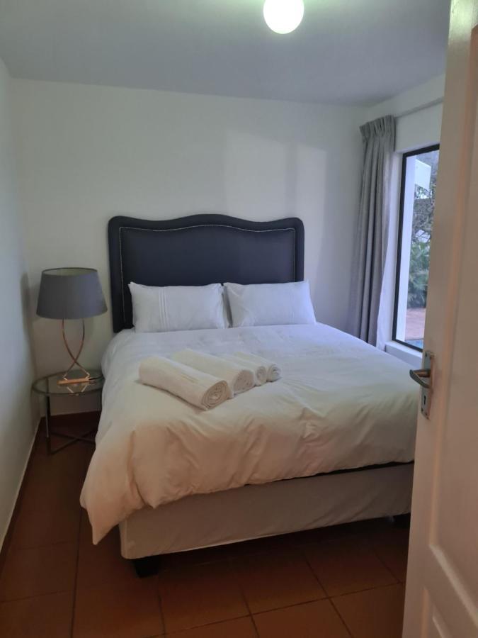 Indaba Manor On 413 Owen Ellis Dr 호텔 포트에드워드 외부 사진